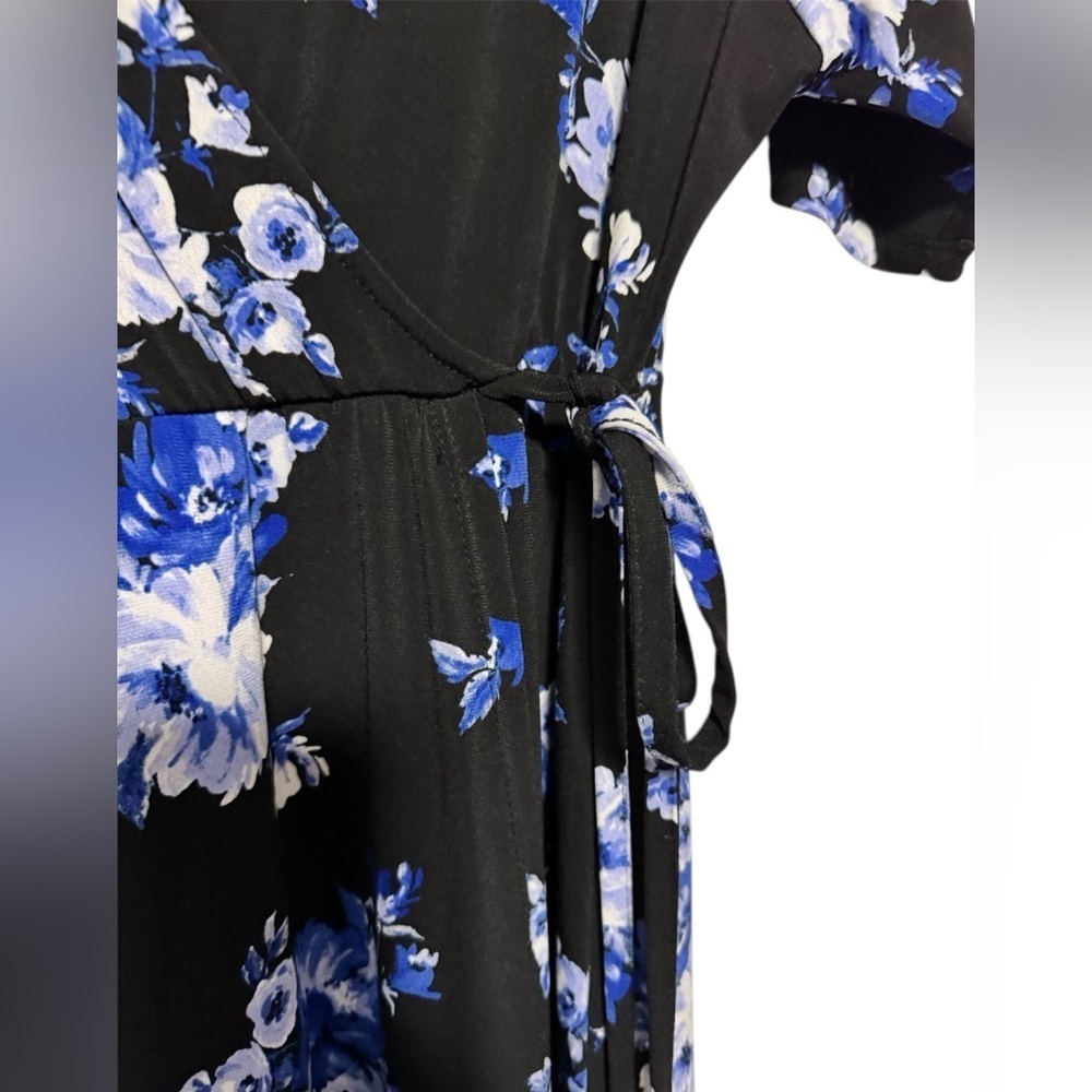 Torrid Blue & Black Floral Faux-Wrap Midi Dress - Size 1X - Picture 4 of 8